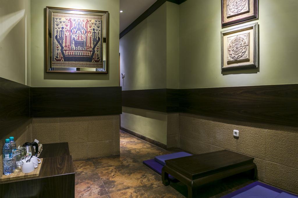 Dhanesvara Holistic Unique Homestay Wonotjolo Exterior foto